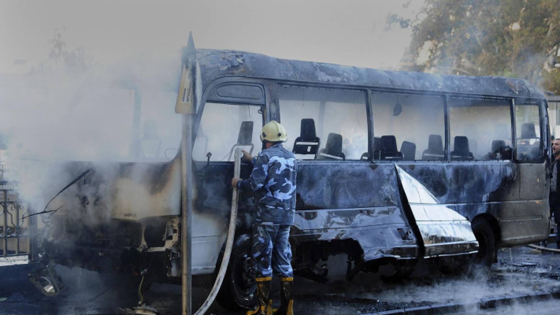 حافلة تعرضت للقصف في سوريا - أرشيفية