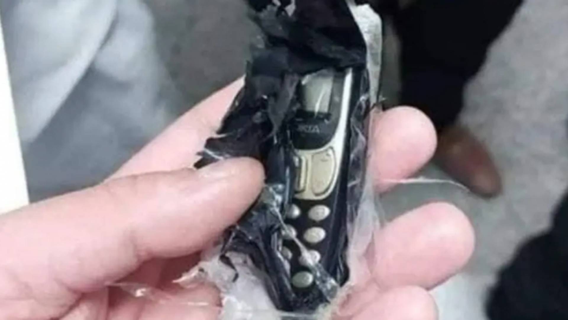 المحمول المعثور عليه في بطن الشاب