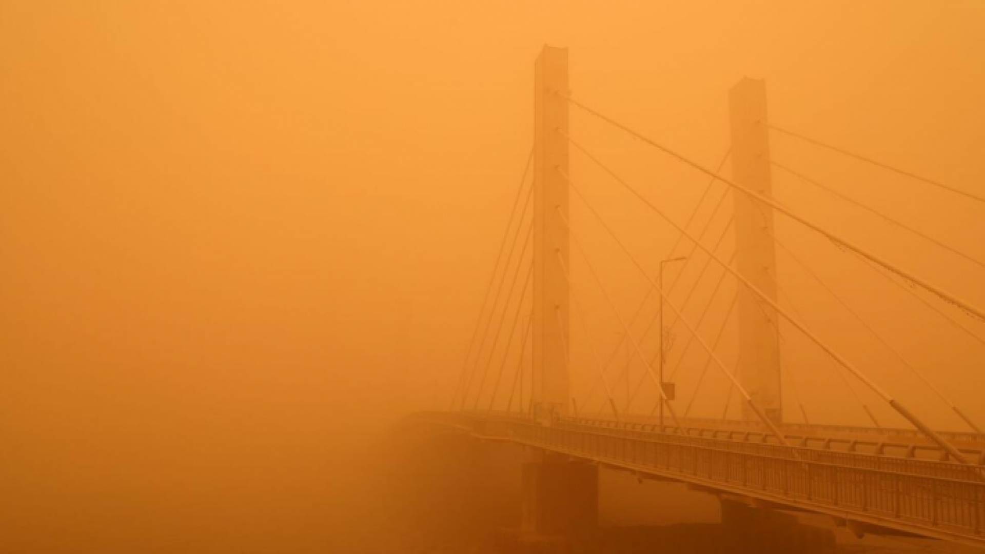 عاصفة رملية