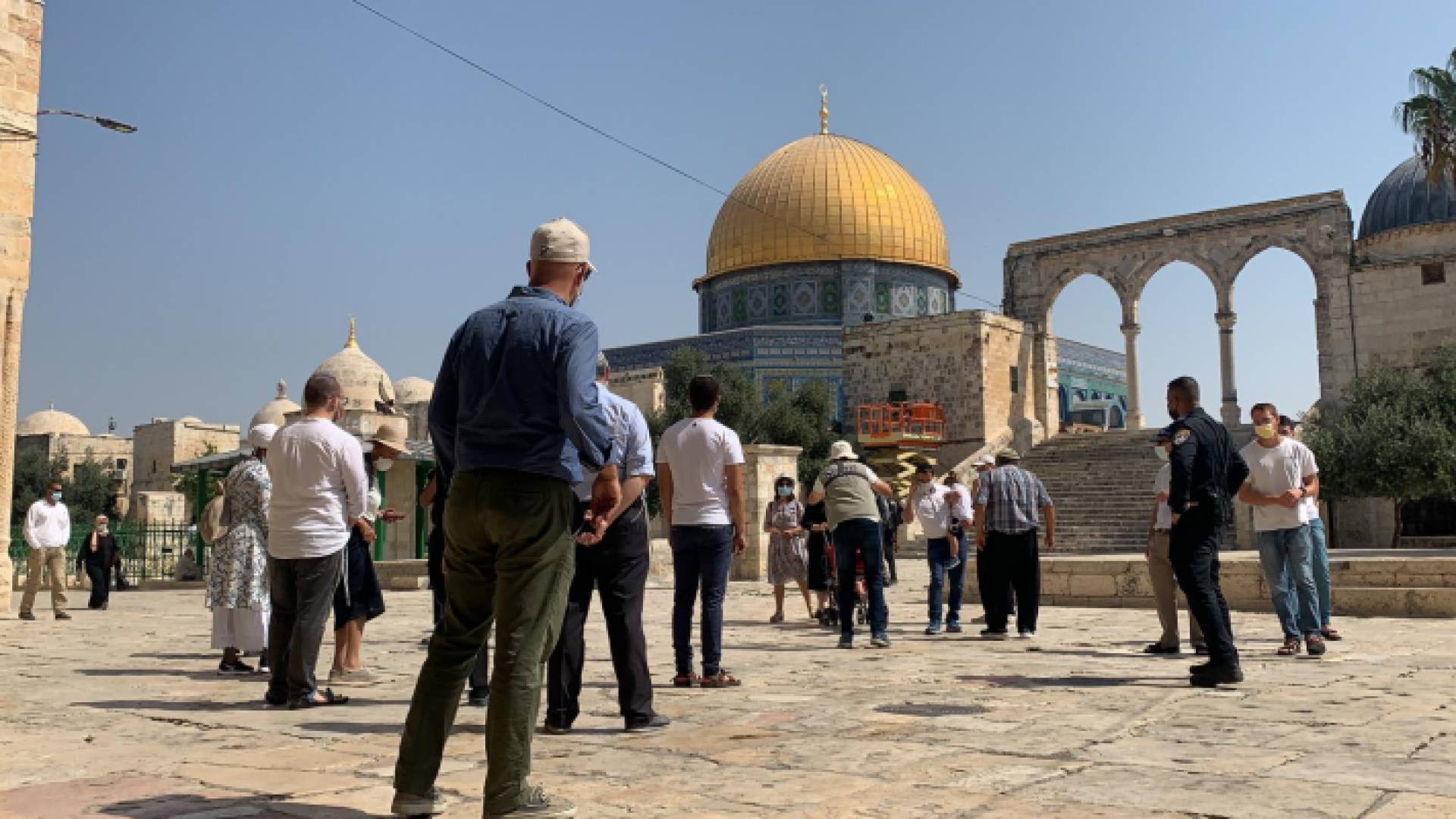 مستوطنون يقتحمون المسجد الأقصى