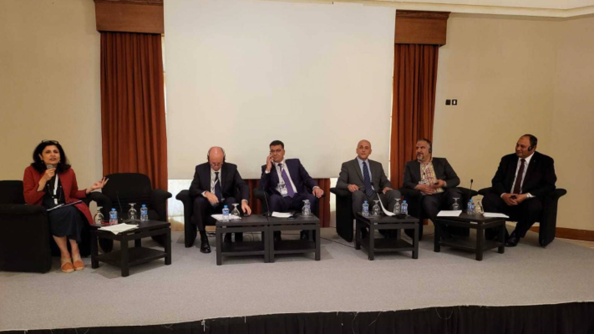 وزير البيئة معاوية الردايدة ووزير الزراعة المهندس خالد حنيفات يشاركان في فعاليات المنتدى العالمي للأرض في البحر الميت