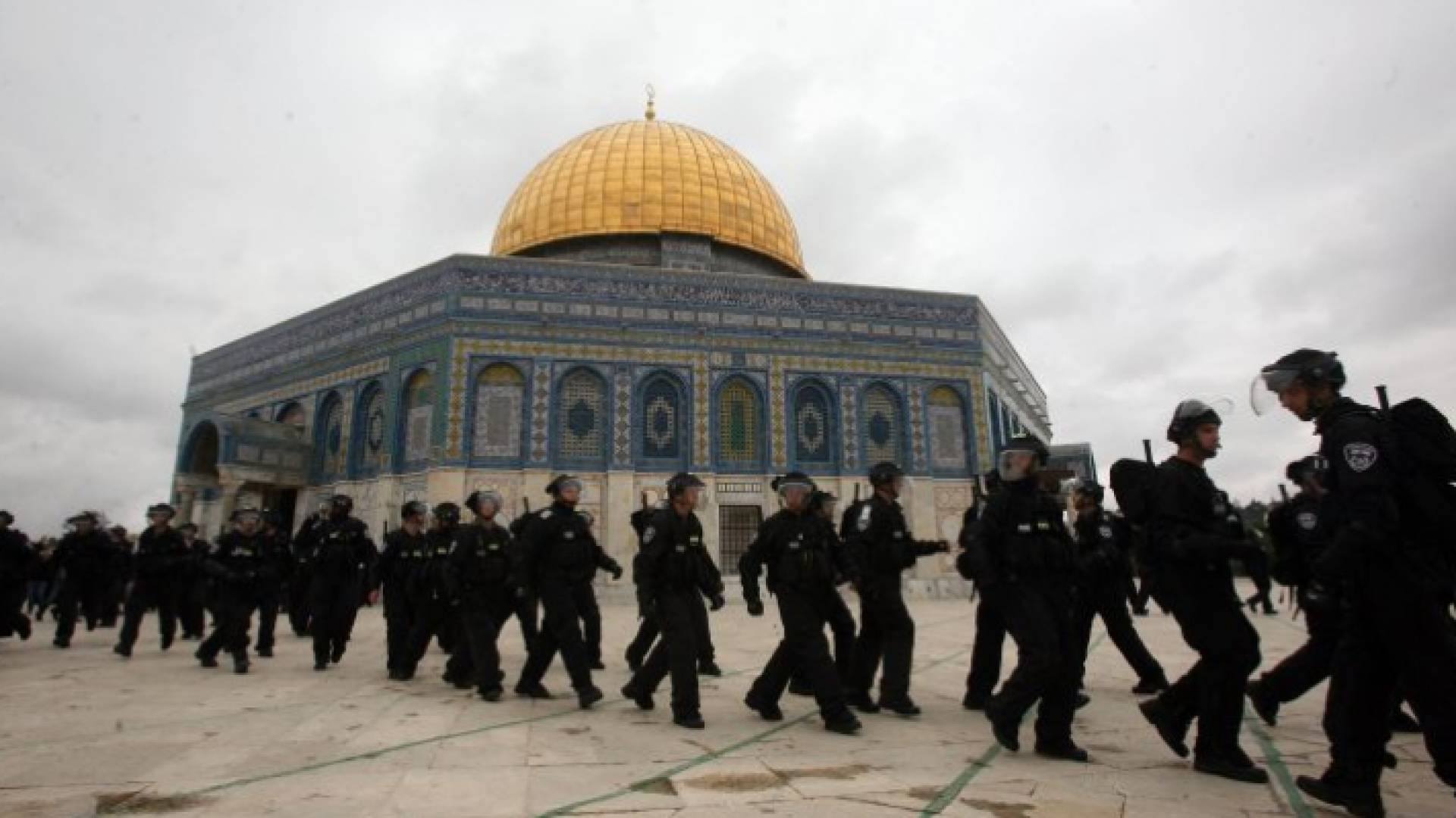 عناصر من قوات الاحتلال في المسجد الأقصى - أرشيفية