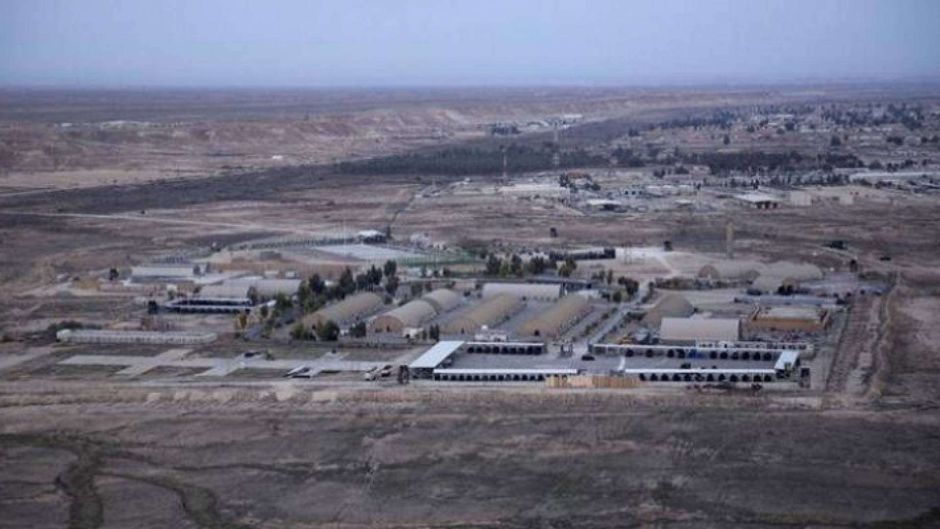 قاعدة أمريكية في مطار بغداد الدولي تتعرض لهجوم صاروخي