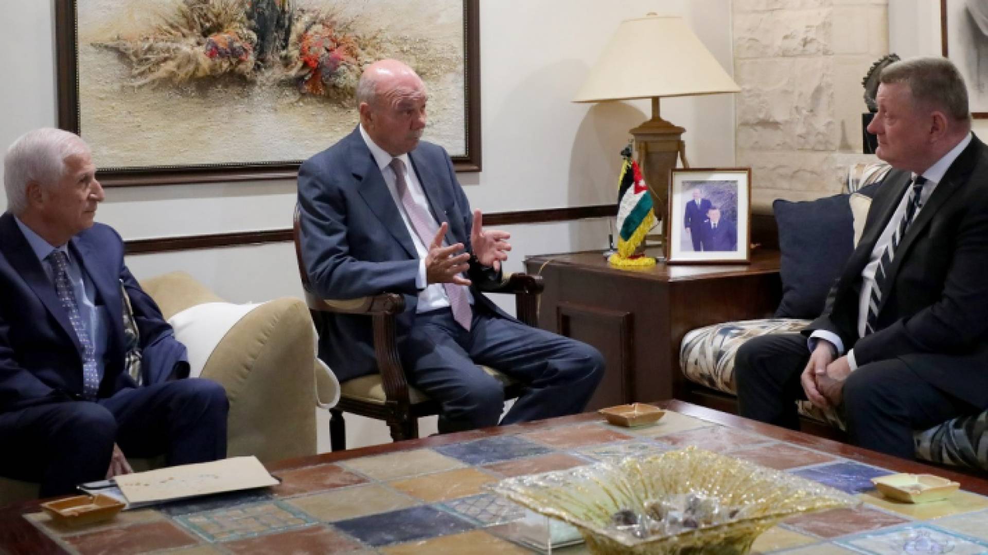 الفايز يلتقي وفدا من مؤسسة "كونراد اديناور" الألمانية