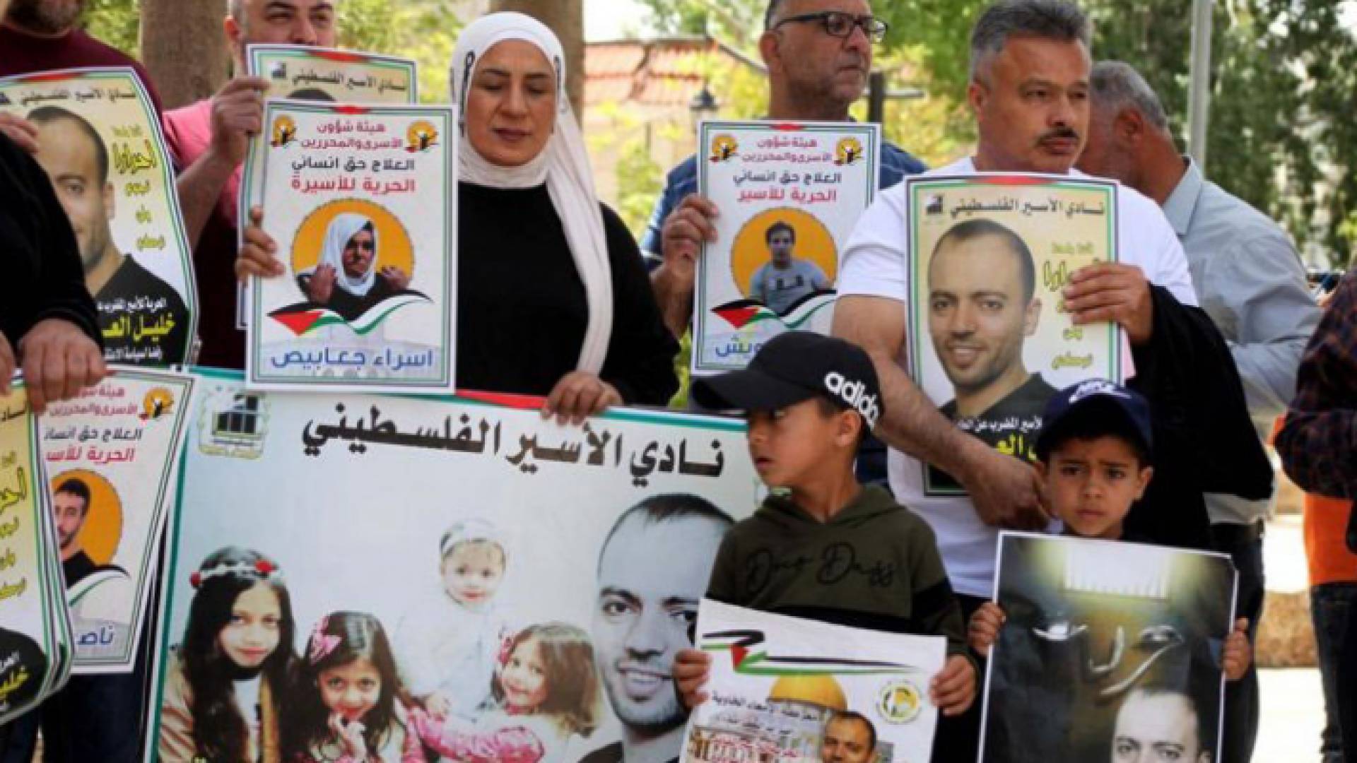 ذوو الأسير العووادة