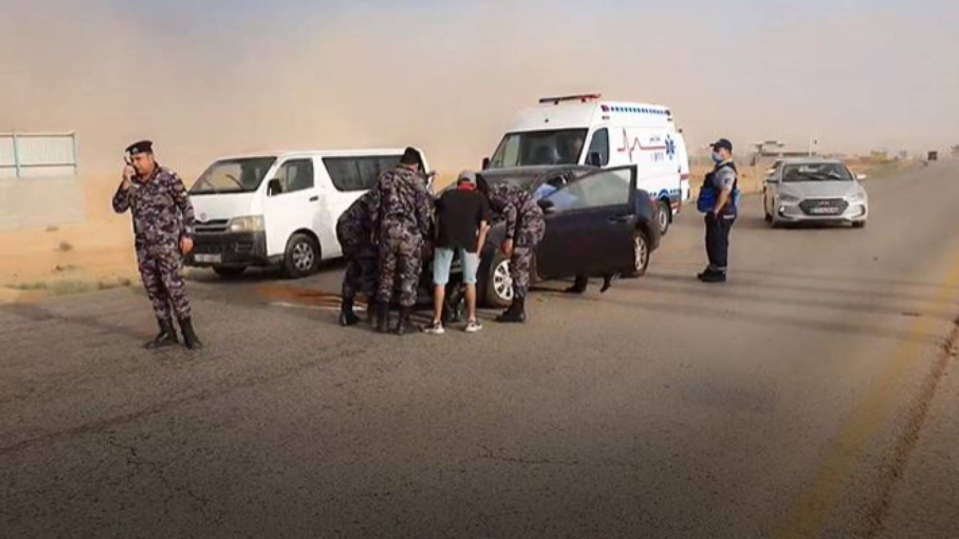 جانب من حادث التصادم على طريق اوتستراد الزرقاء - المفرق