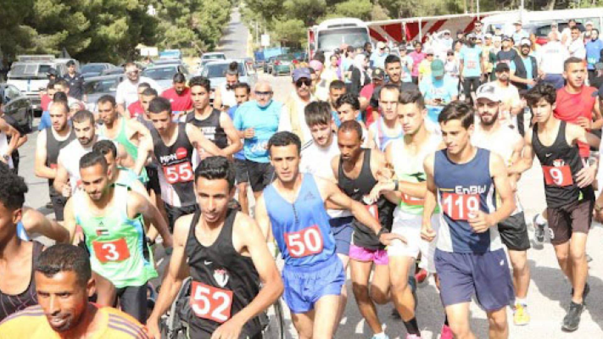 مشاركون في سباق الجري لرابطة اللاعبين الأردنيين الدوليين الثقافية
