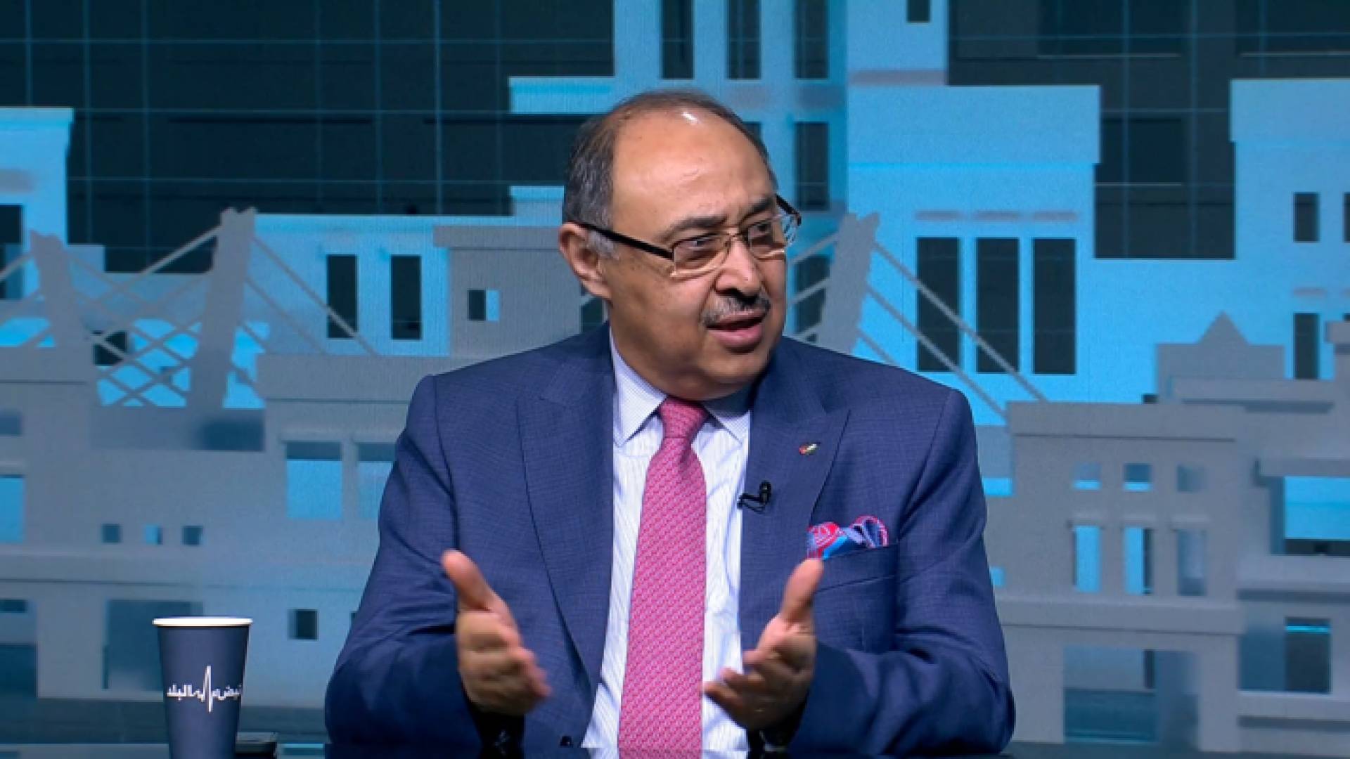 الوزير السابق صخر دودين