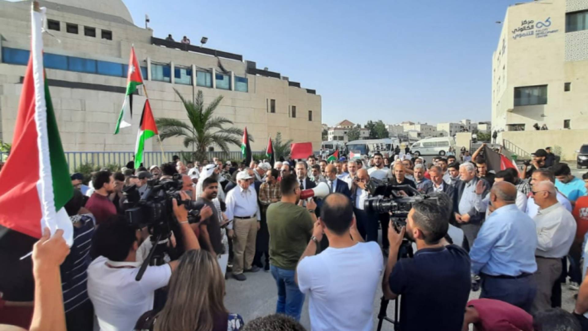 جانب من وقفة الكالوتي