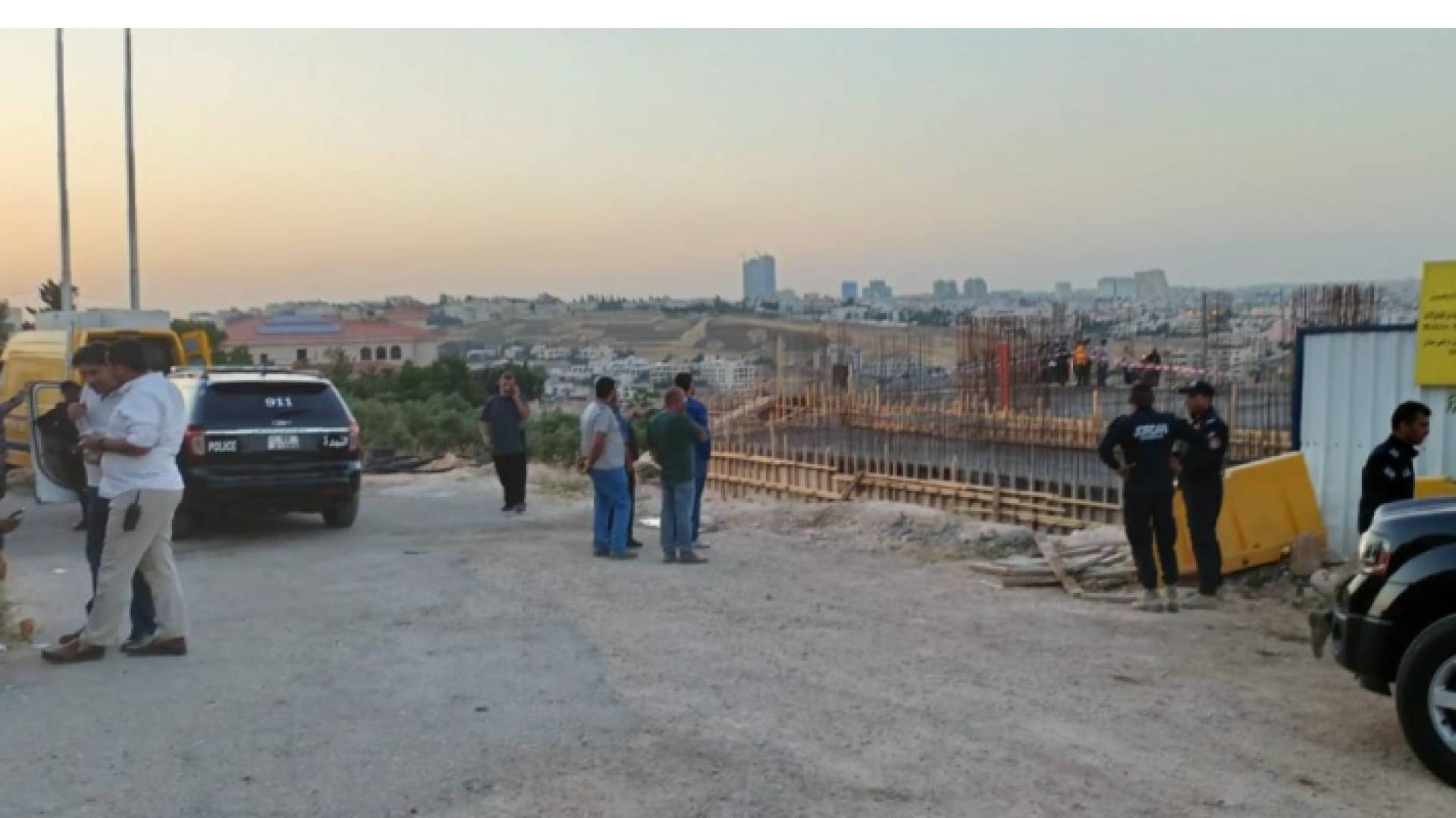 المبنى الذي إنهار جزء منه