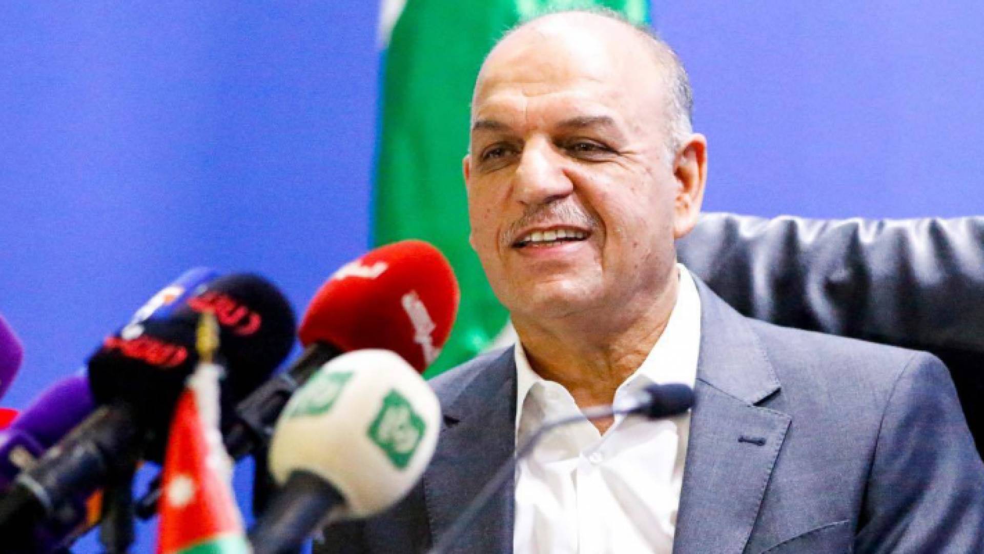 المدرب العراقي - عدنان حمد