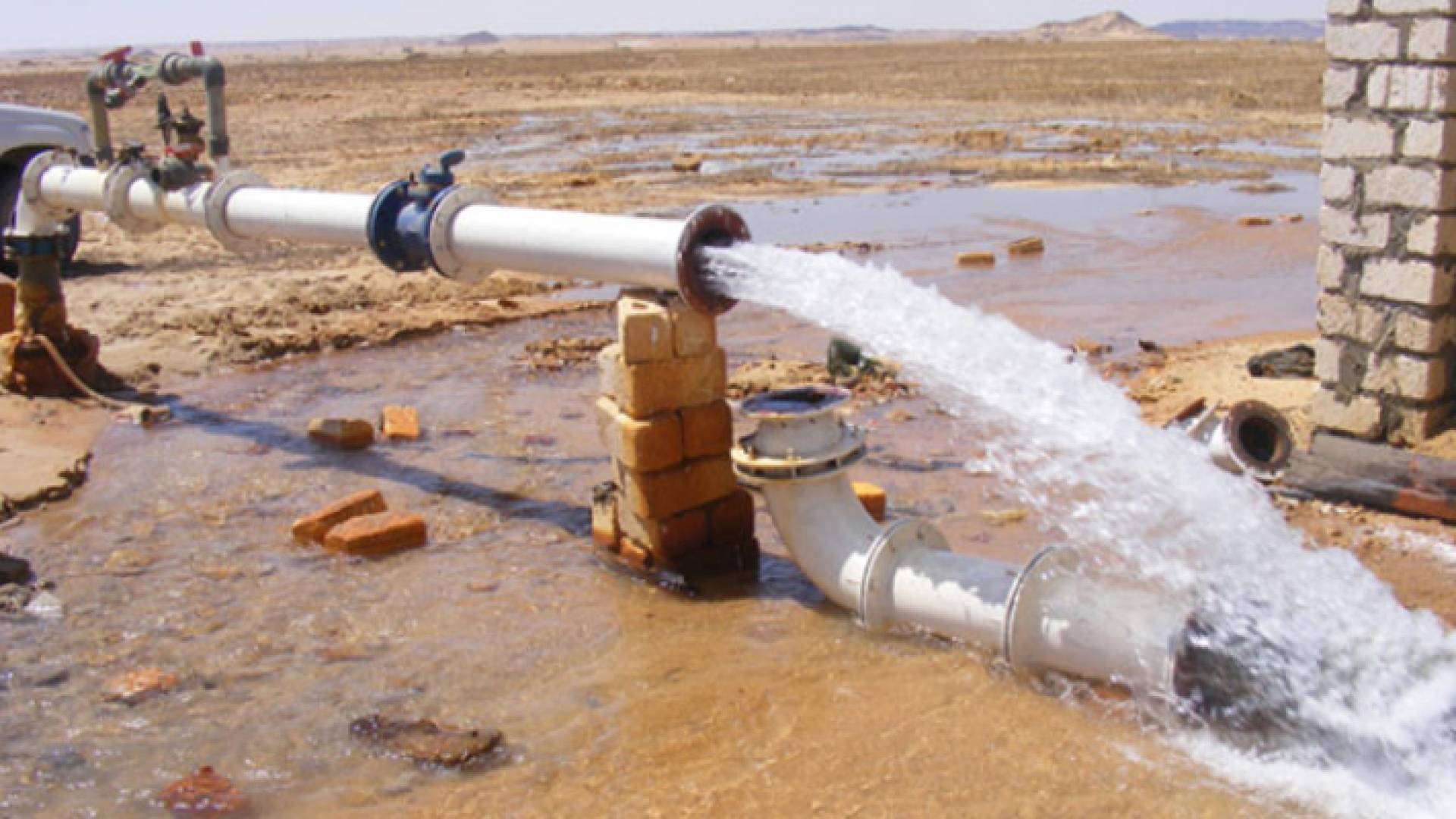 الوزارة تسعى جاهدة للحد من الفاقد المائي من خلال الإسراع بتنفيذ مشاريع لاستبدال الشبكات