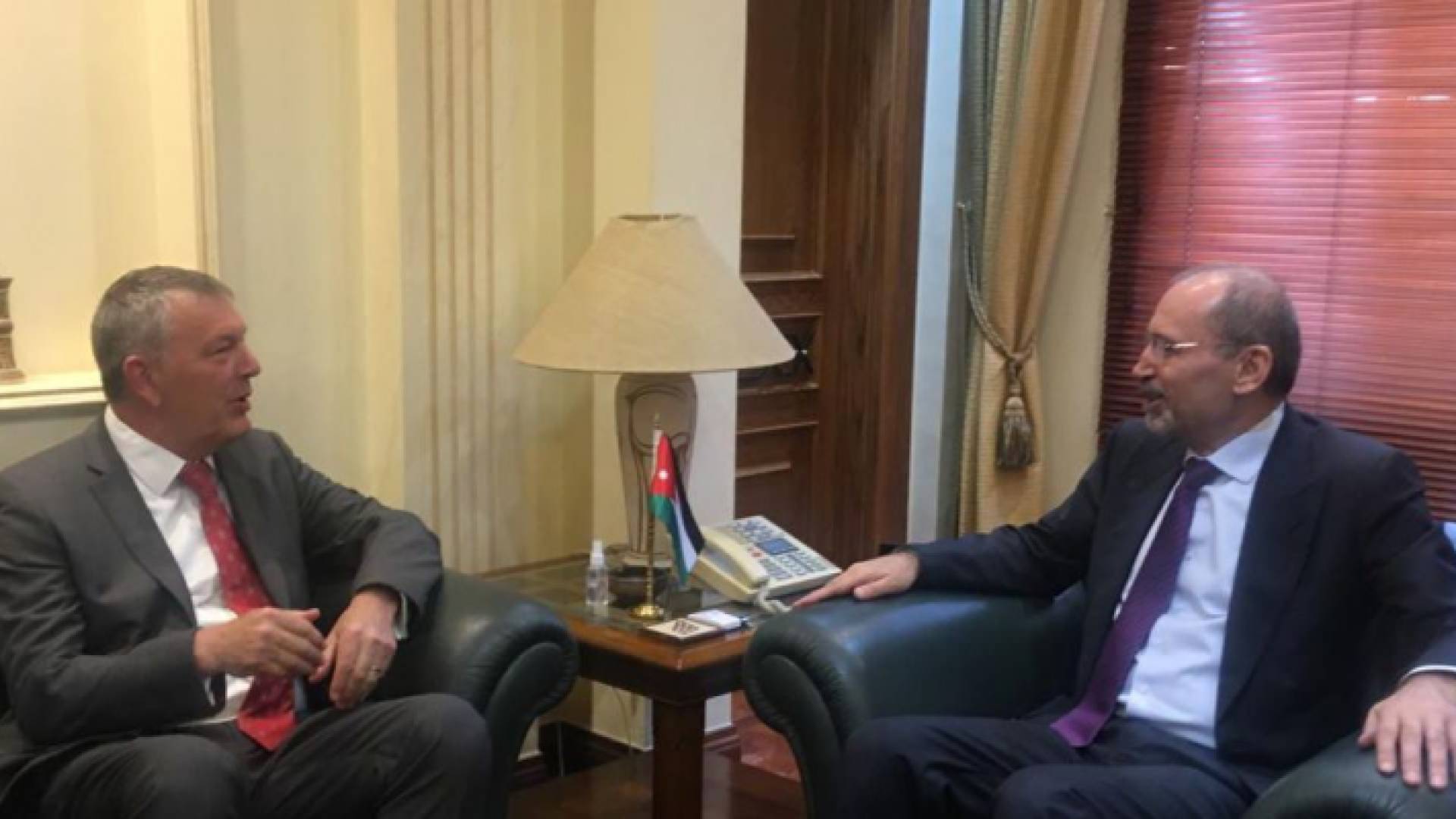 وزير الخارجية وشؤون المغتربين أيمن الصفدي خلال اللقاء