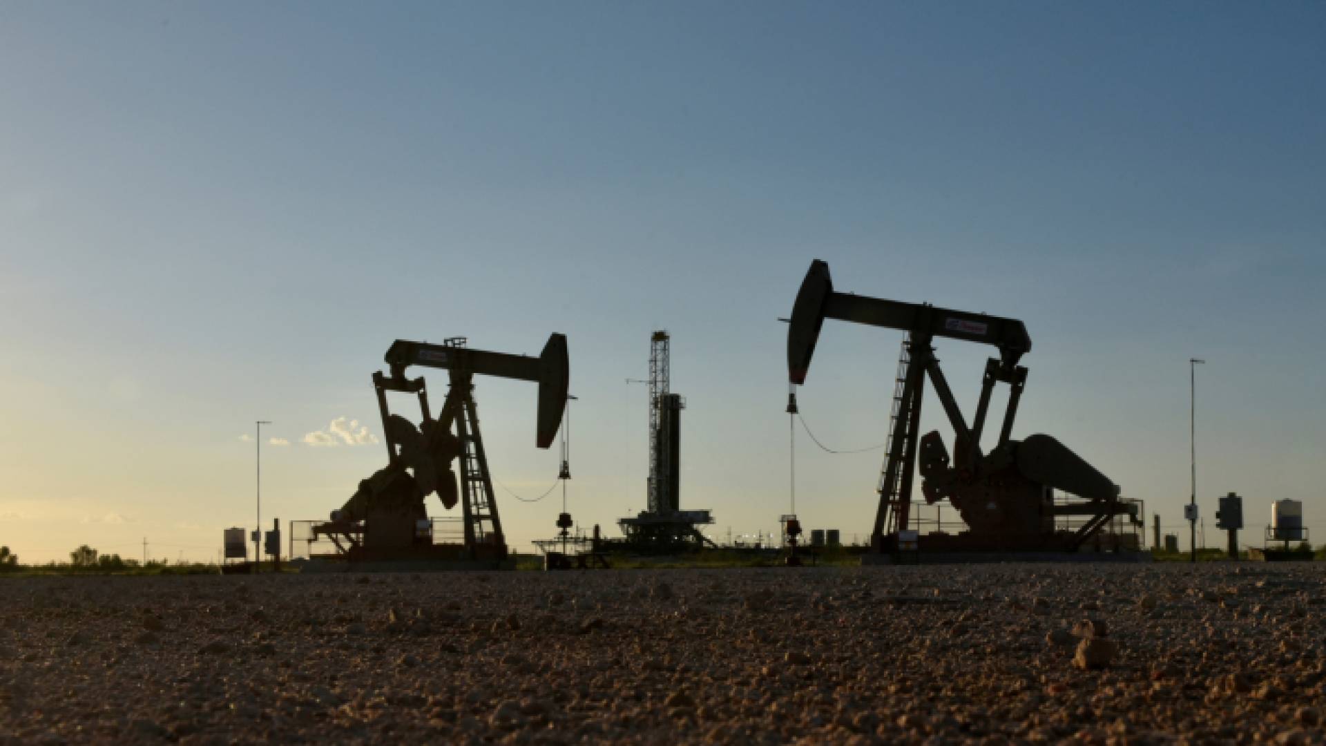 استخراج نفط