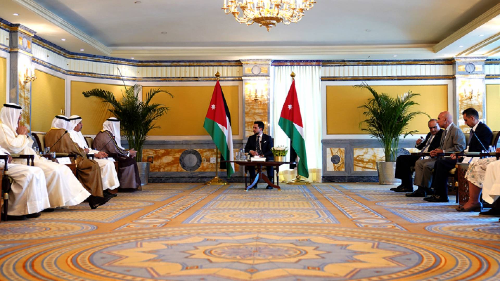 ولي العهد يلتقي مستثمرين كويتيين