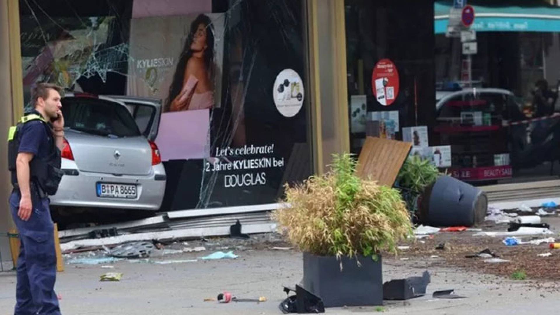 صورة من موقع حادثة الدعس في أحد شوارع برلين