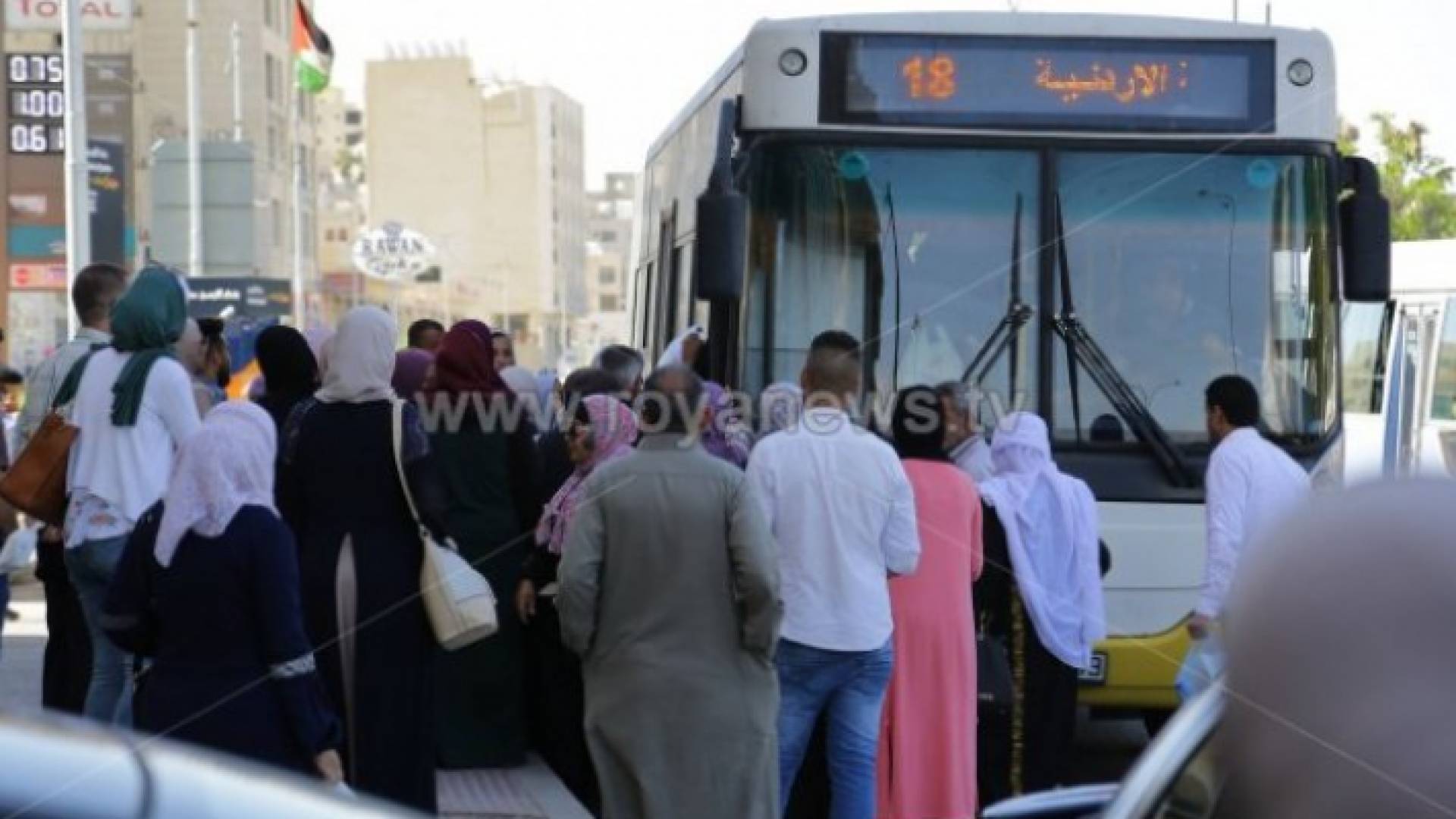 حافلة نقل عام في الأردن