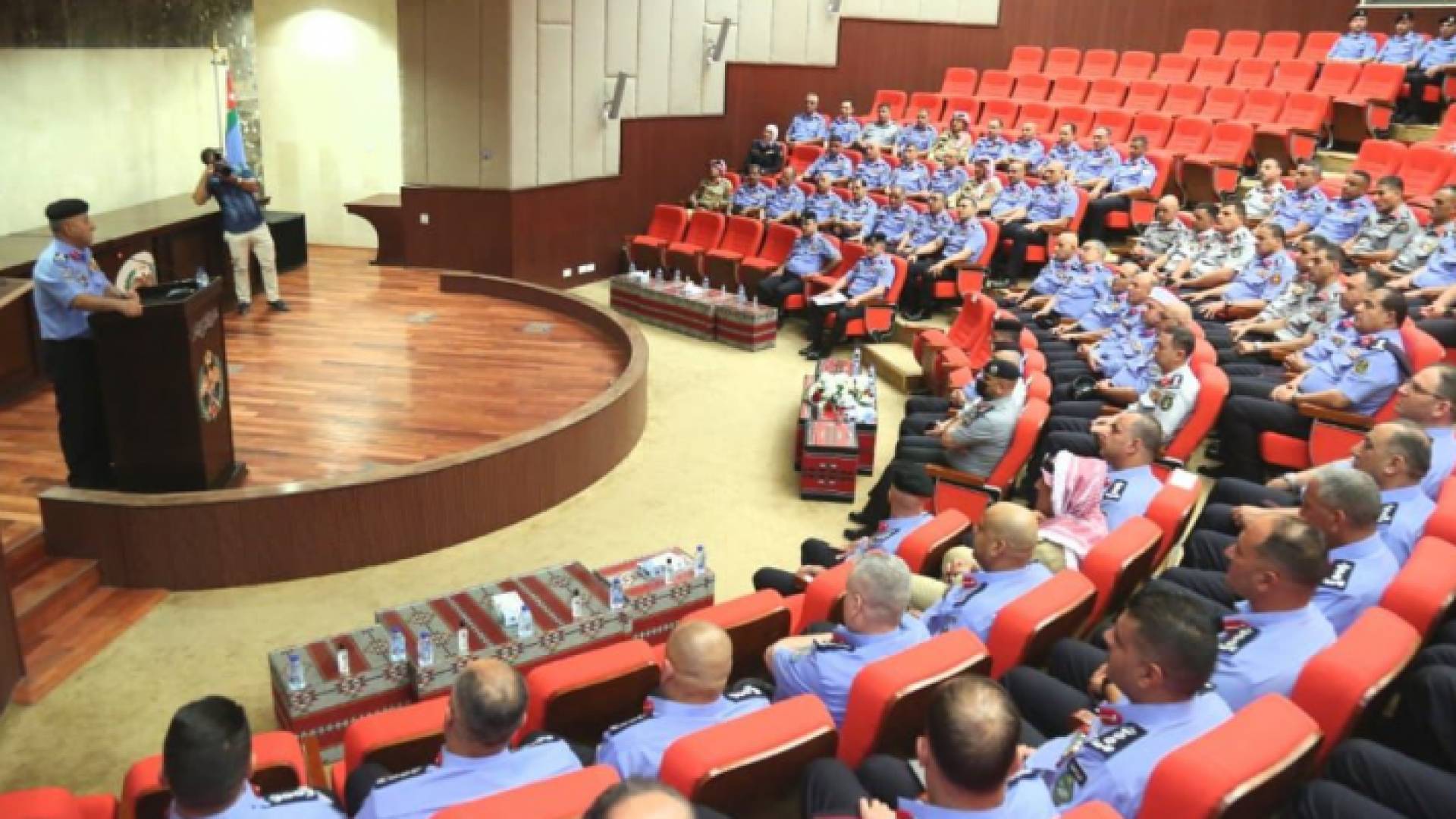 جانب من لقاء مع كبار الضباط في مديرية الأمن العام