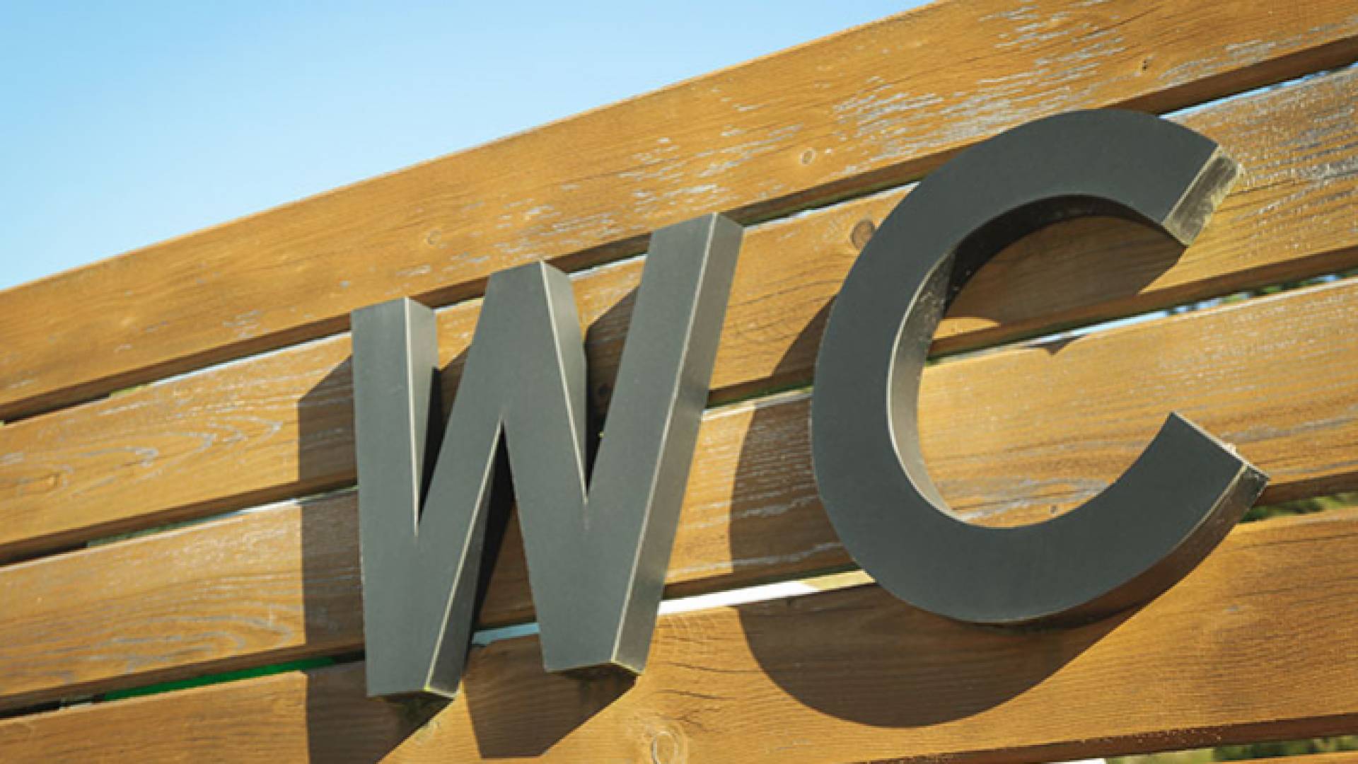 صورة لإشارة مرحاض