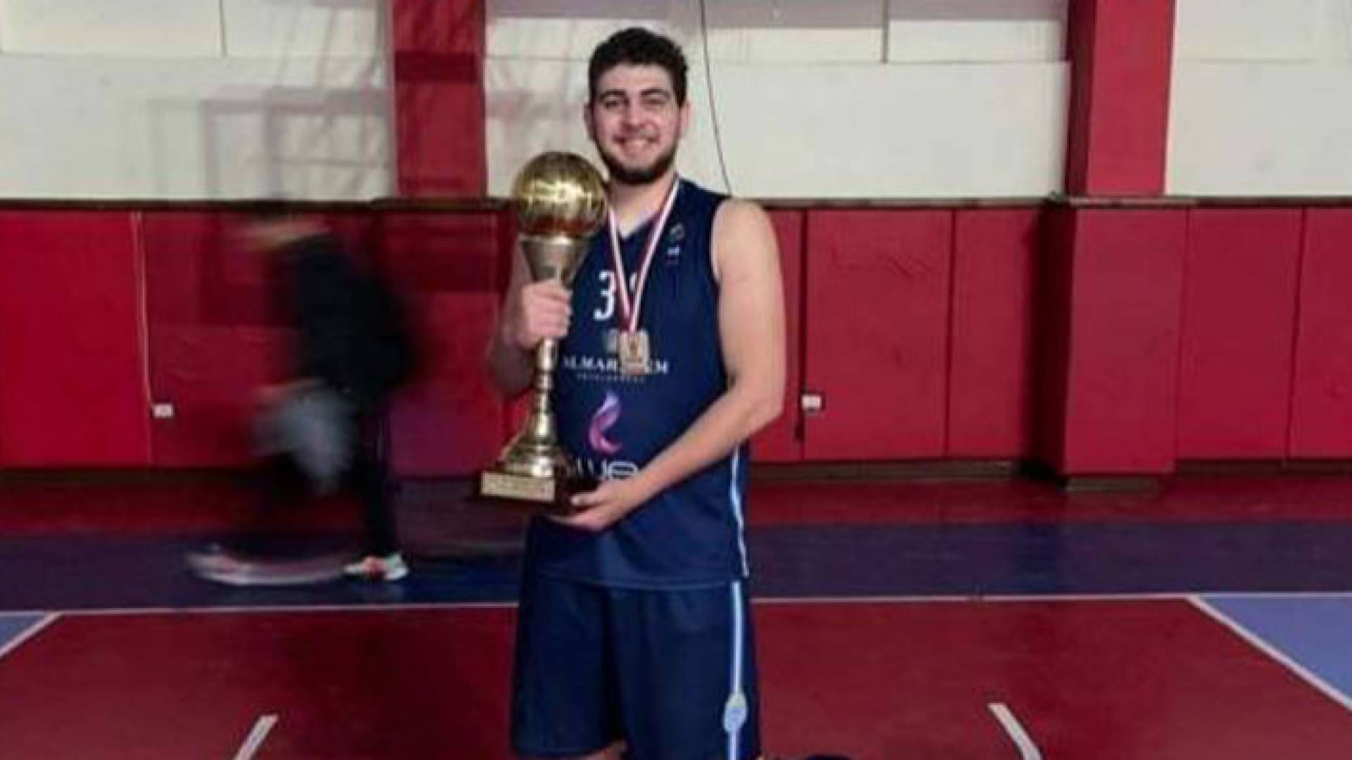 اللاعب المتوفى كريم أبو قورة