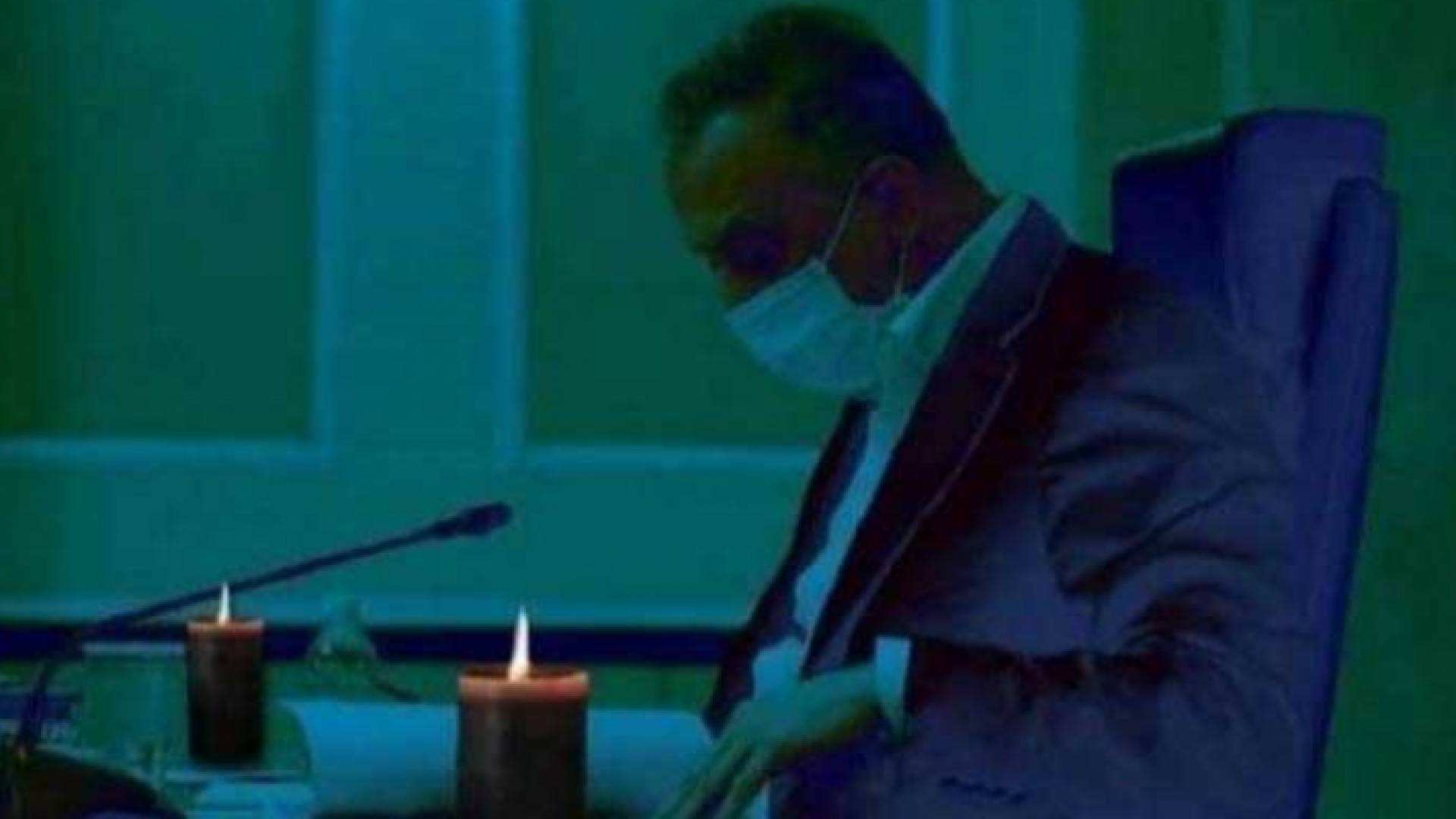 الصورة المتداولة لرئيس الوزراء العراقي مصطفى الكاظمي