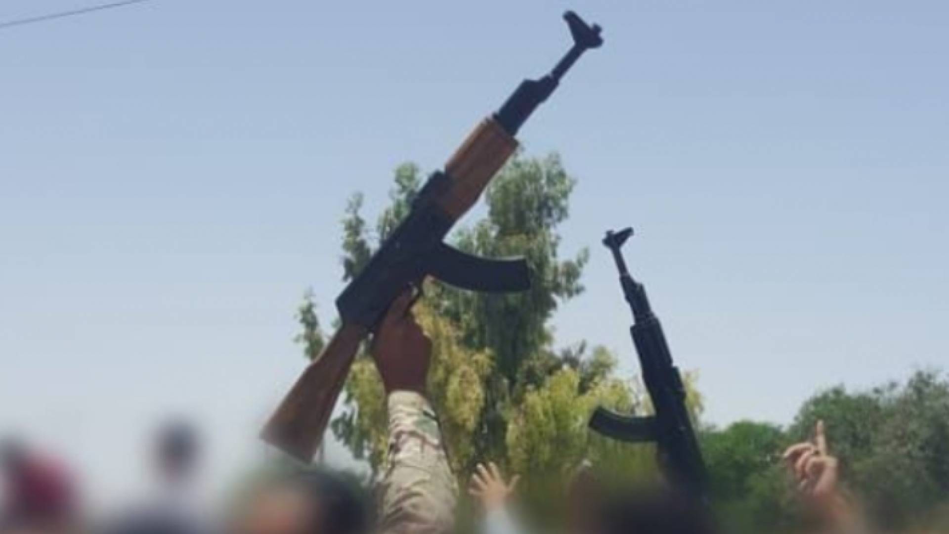 صورة للأسلحة التي تم ضبطها