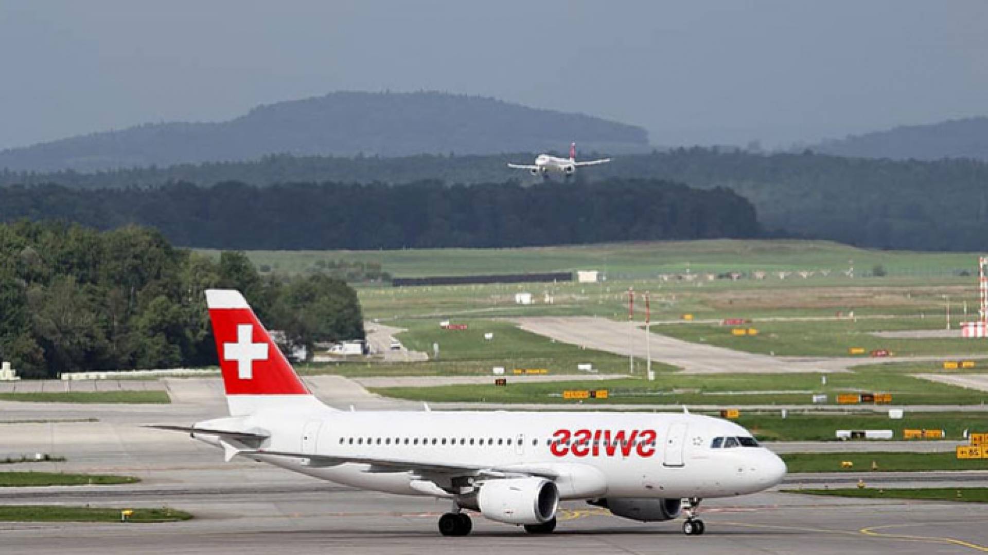 طائرات سويسرية