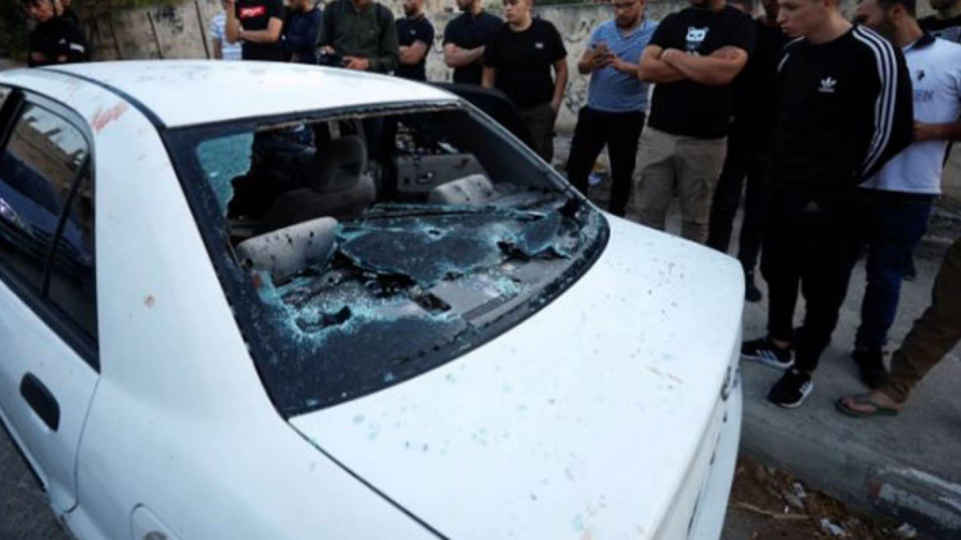 السيارة التي استهدفها جنود الاحتلال