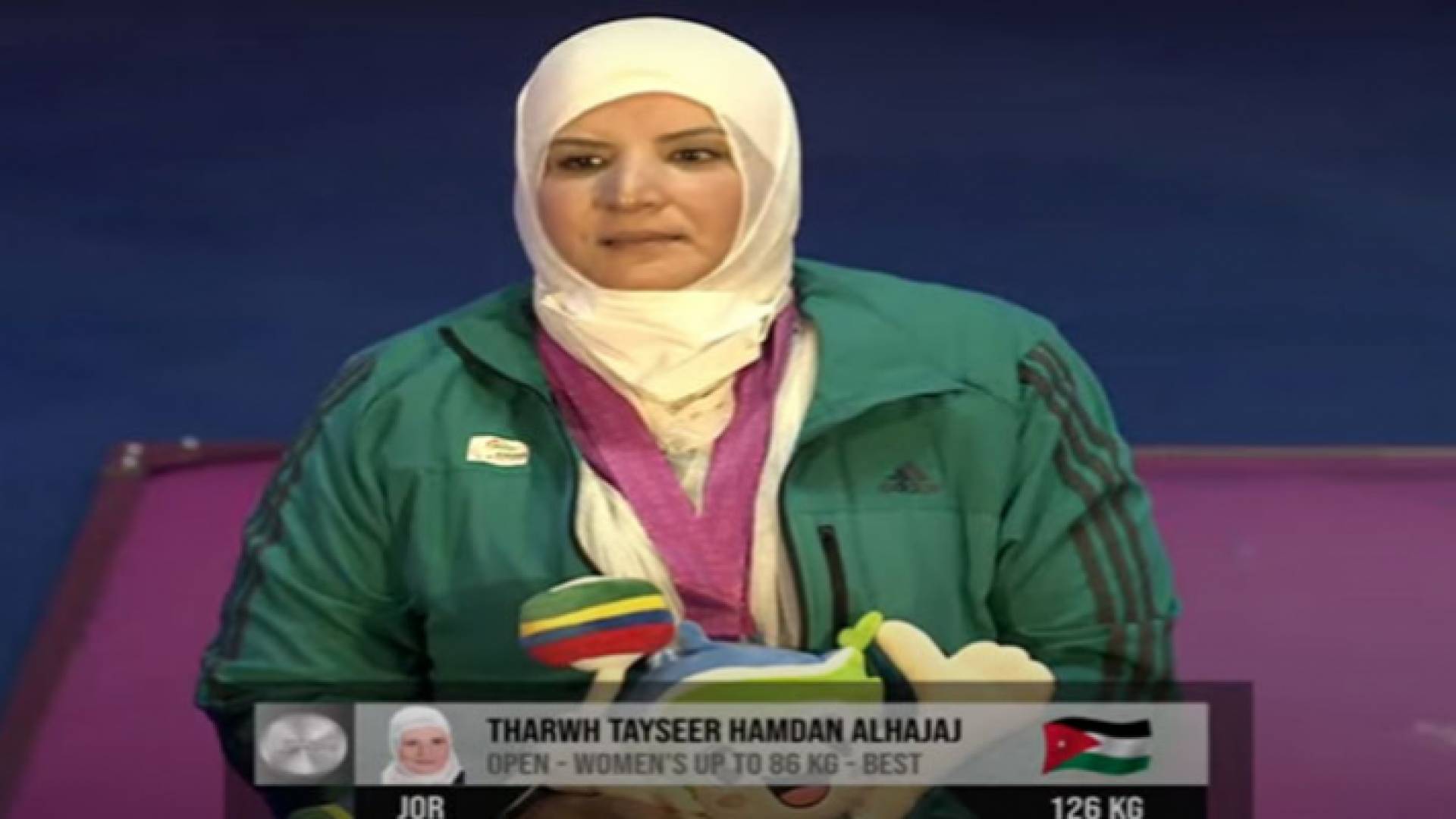 صورة للاعبة المنتخب الوطني لرياضة رفع الأثقال البارالمبية ثروت الحجاج