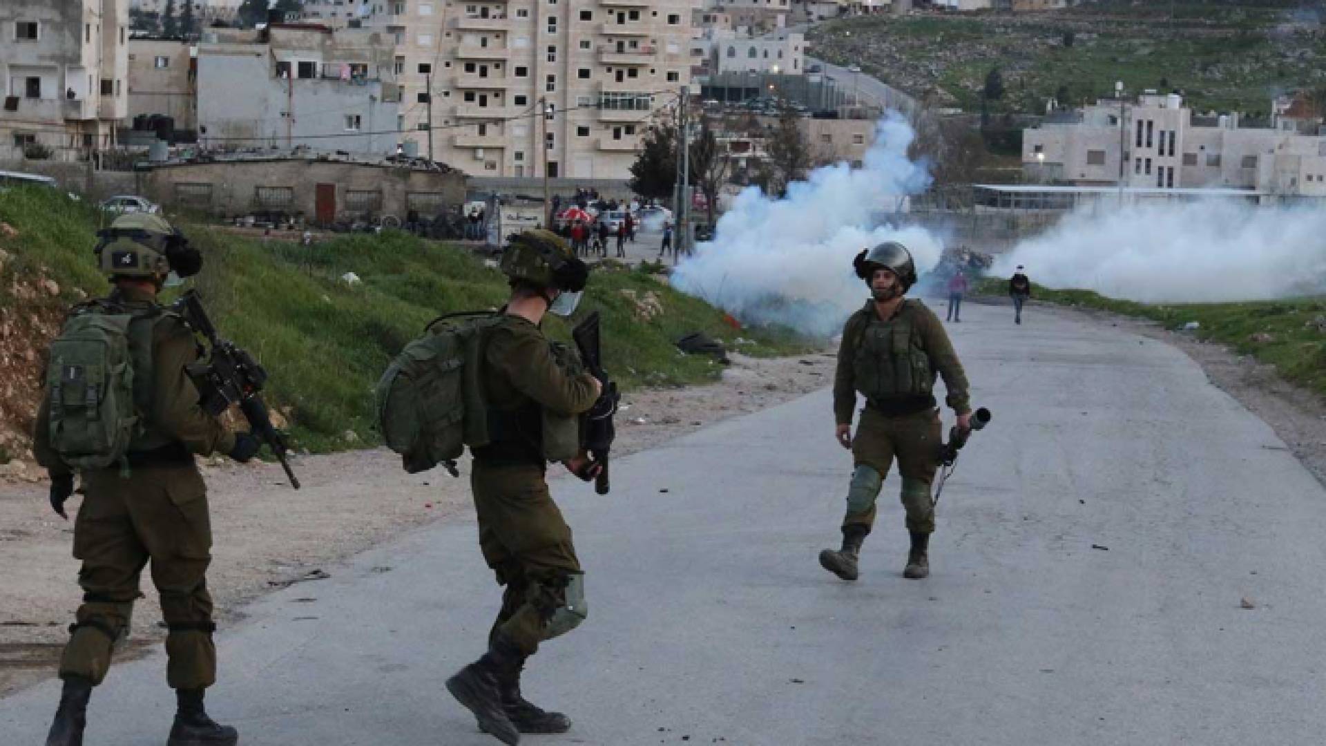صورة أرشيفية لمواجهات الاحتلال مع فلسطينيين