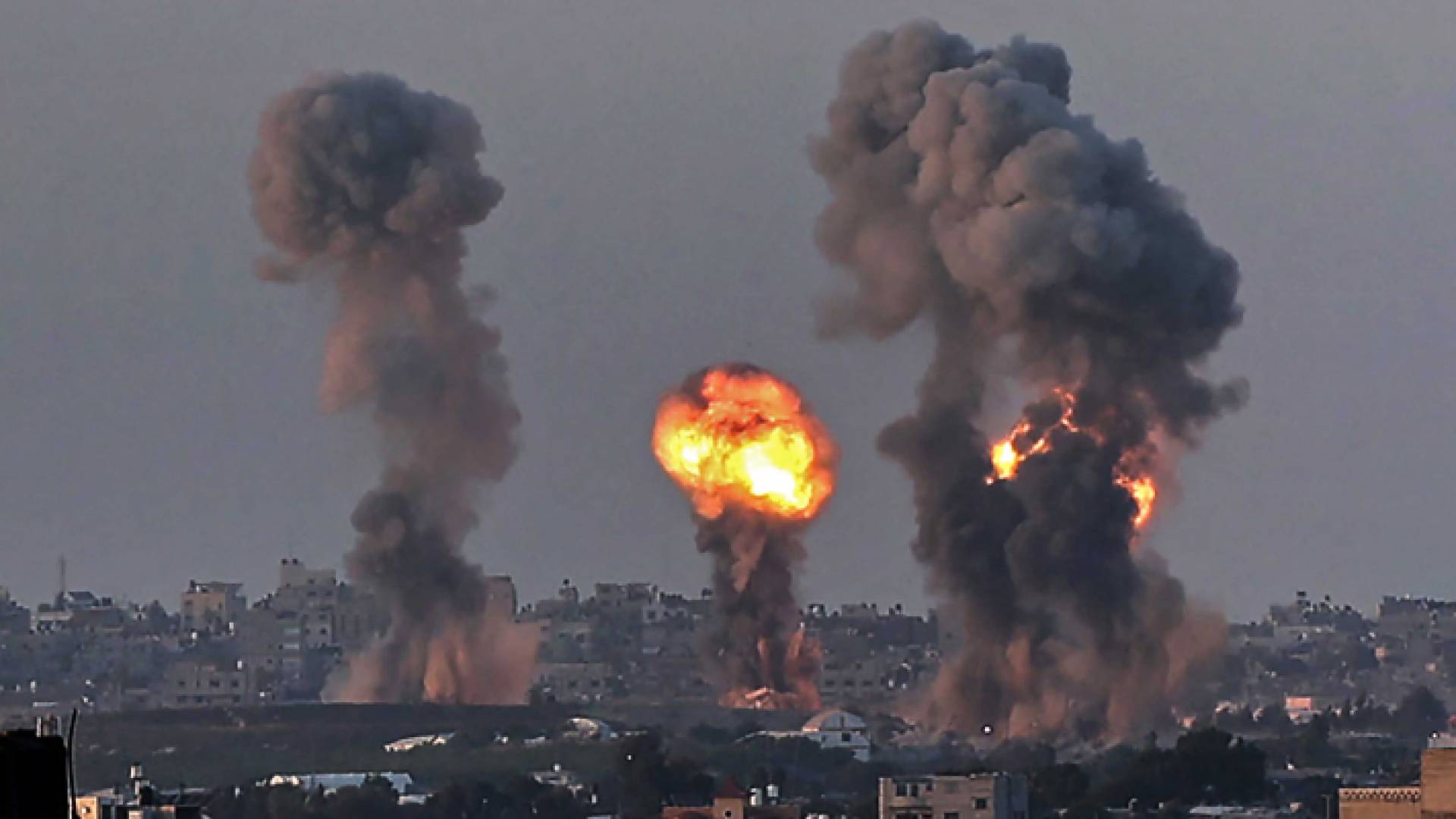 صورة أرشيفية لقصف الاحتلال الإسرائيلي لمناطق في غزة