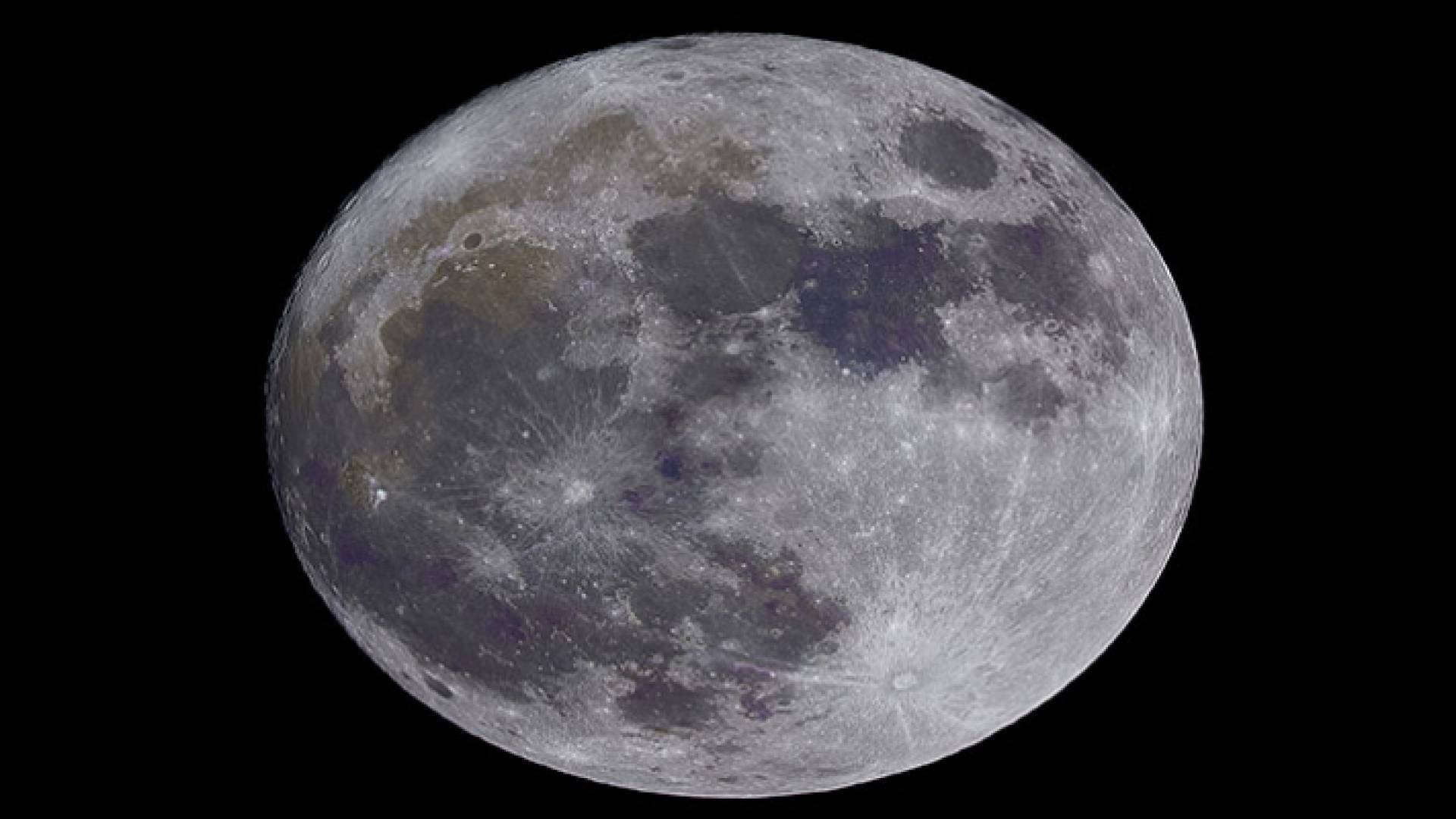 القمر - ارشيفية