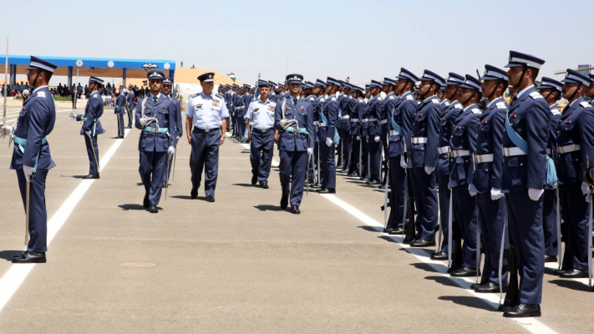الأمير فيصل يرعى حفل تخريج دورة مرشحي الطيران