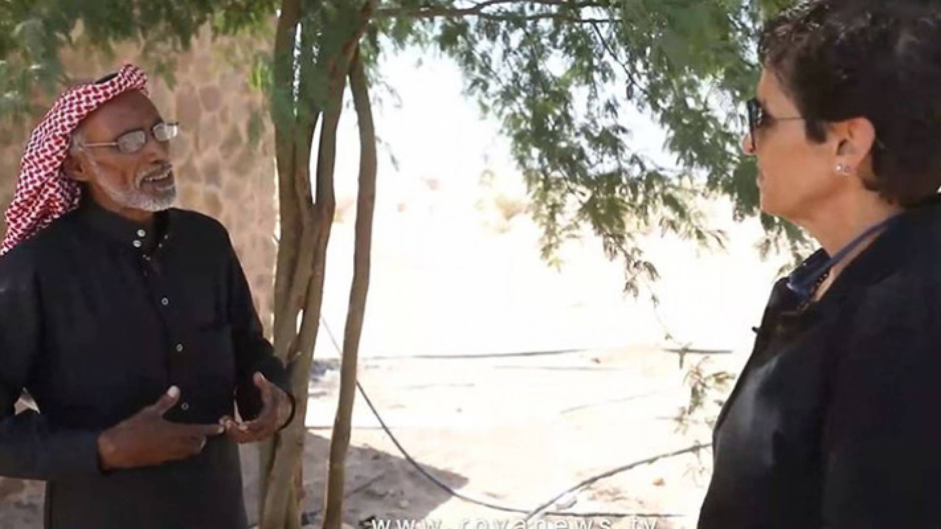 مختار القرية علي العزازمة خلال مقابلته على شاشة رؤيا