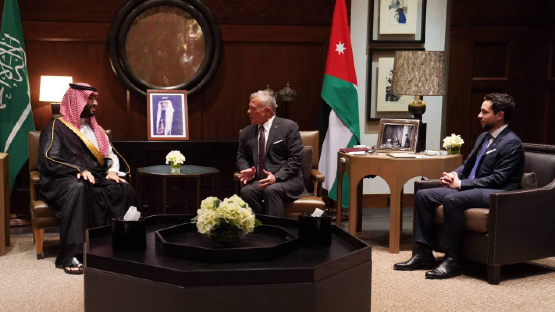 جلالة الملك وولي العهد خلال لقائهما ولي العهد السعودي