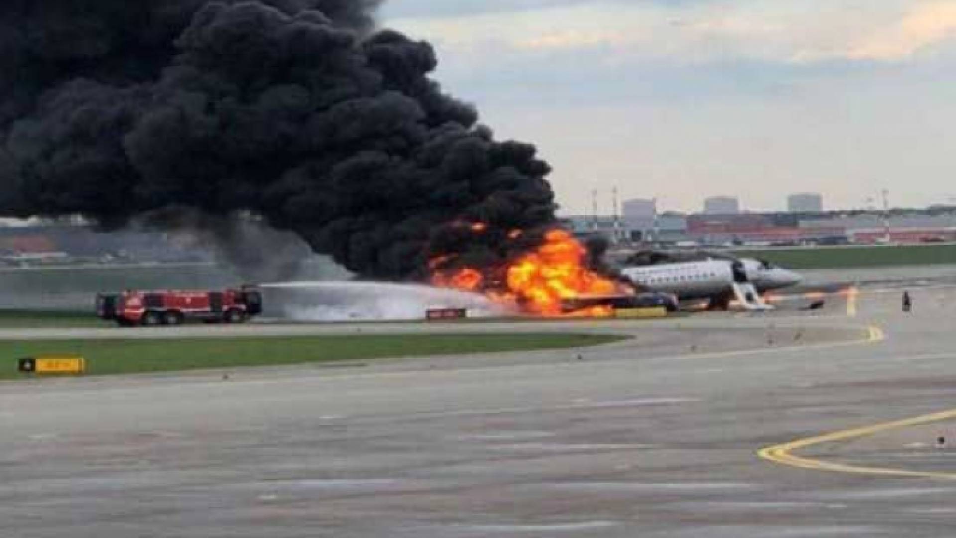 صورة أرشيفية لحريق في طائرة