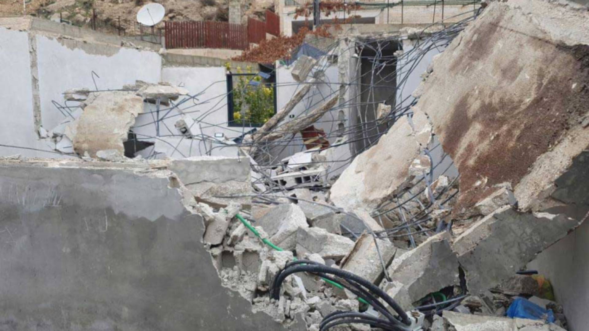 صورة أرشيفية لهدم منزل فلسطيني من قبل قوات الاحتلال