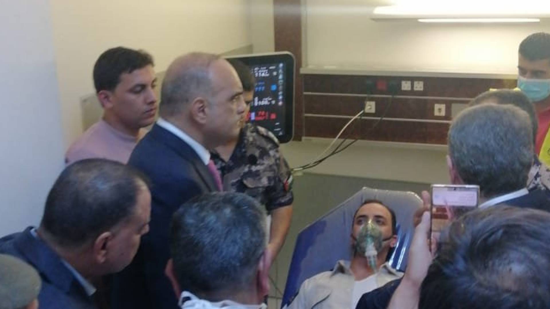 لحظة وصول رئيس الوزراء بشر الخصاونة إلى العقبة