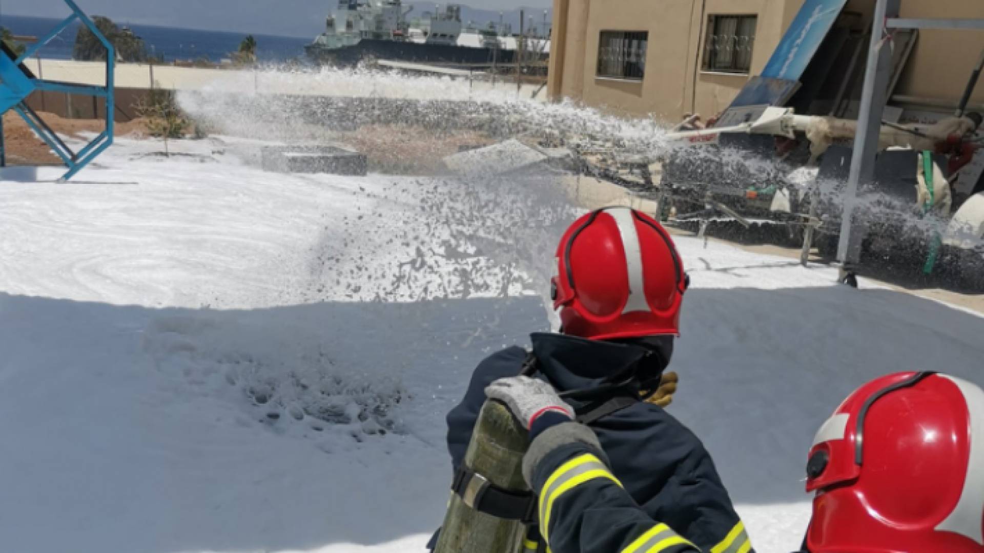 كوادر الدفاع المدني