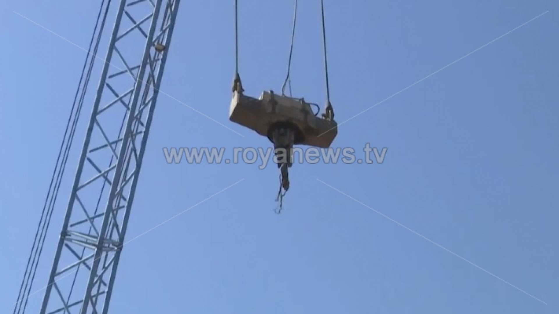 صورة الرافعة التي انقطعت في ميناء العقبة