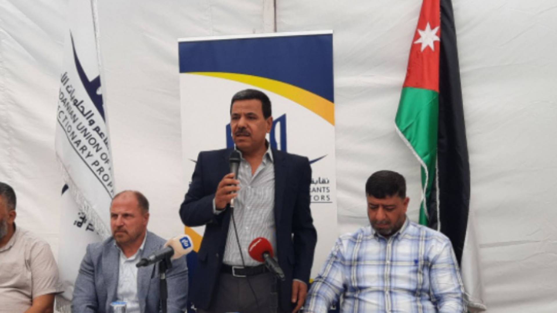 نقيب أصحاب المطاعم والحلويات - عمر عواد