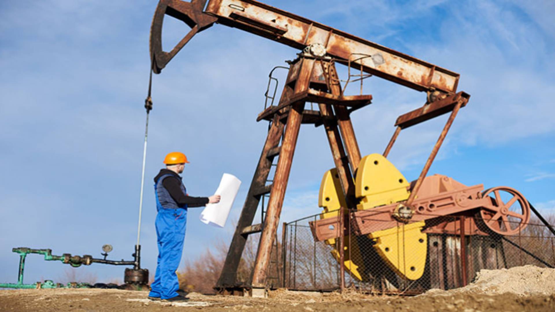 صورة ارشيفية لمضخ نفط