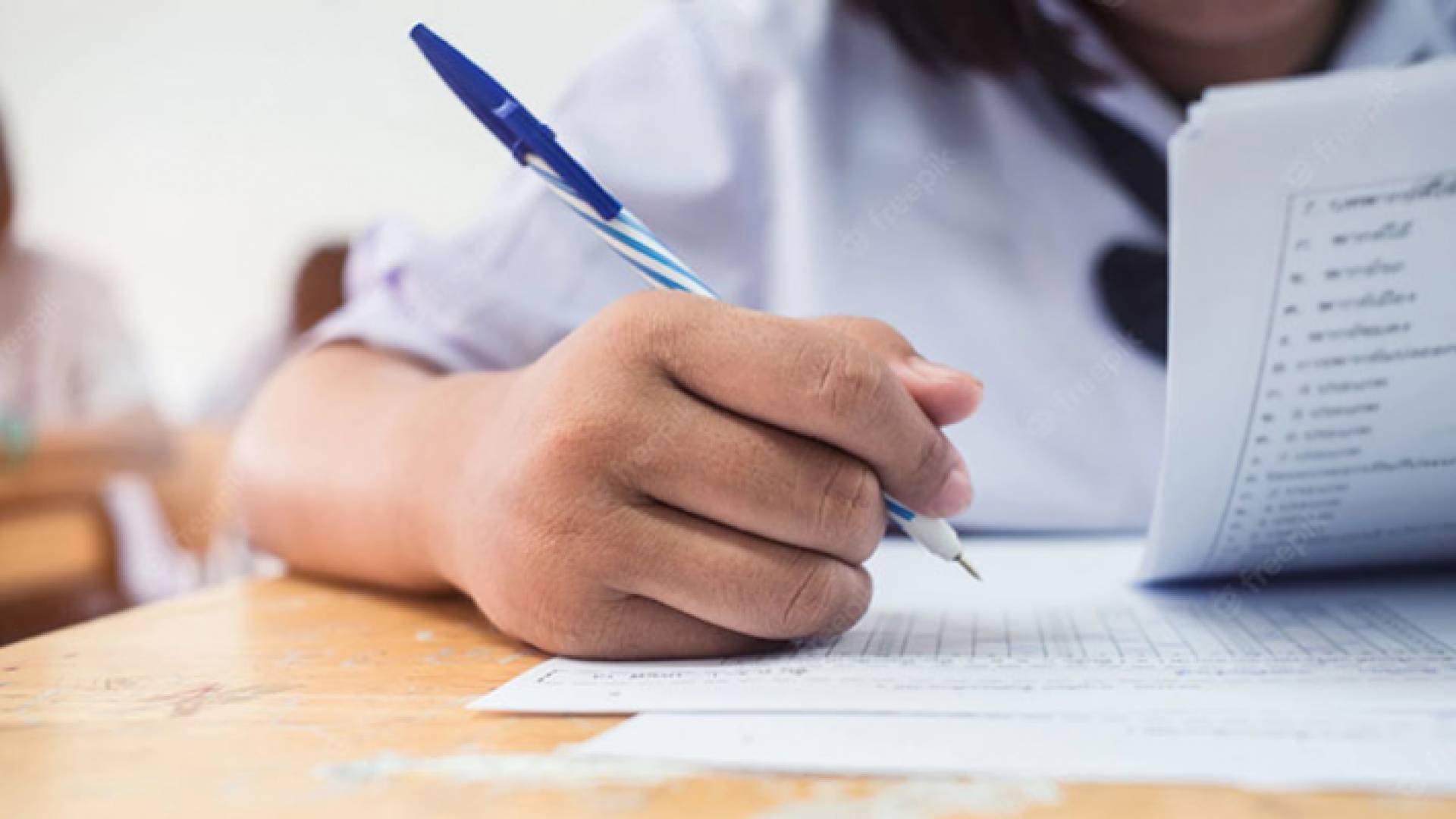 تقديم امتحان - تعبيرية