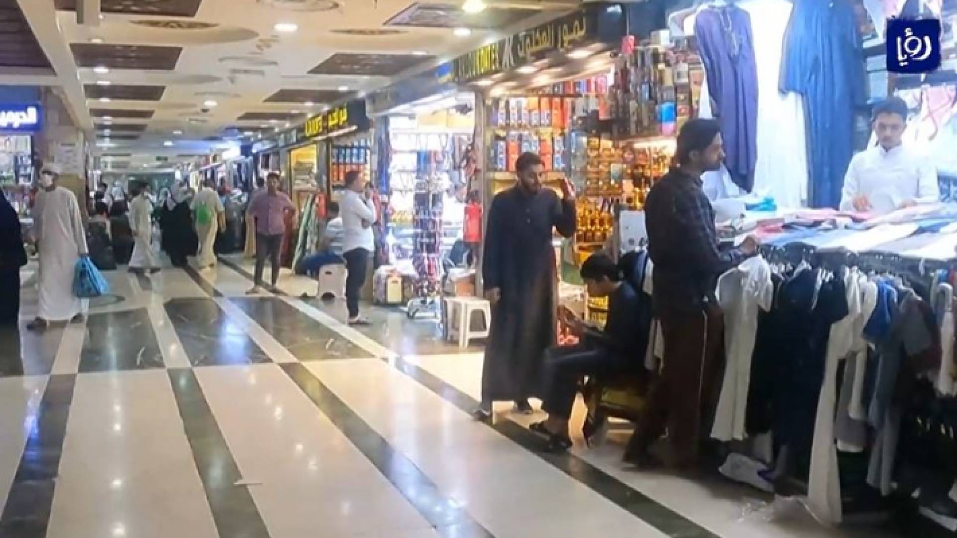 الصورة من السوق في مكة