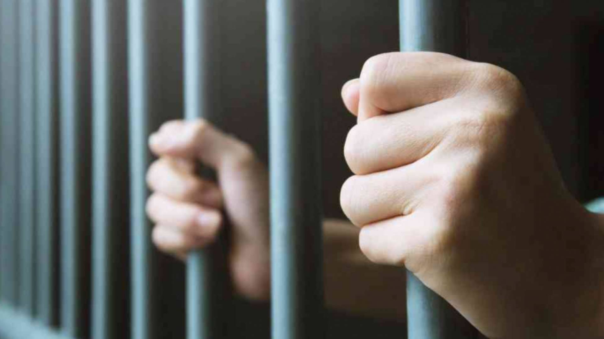 شخص محكوم عليه بالسجن