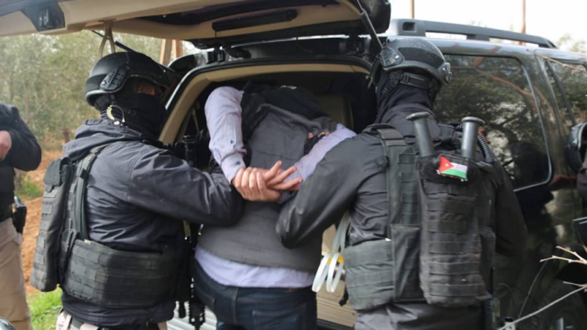 صورة أشريفية للقبض على مطلوب