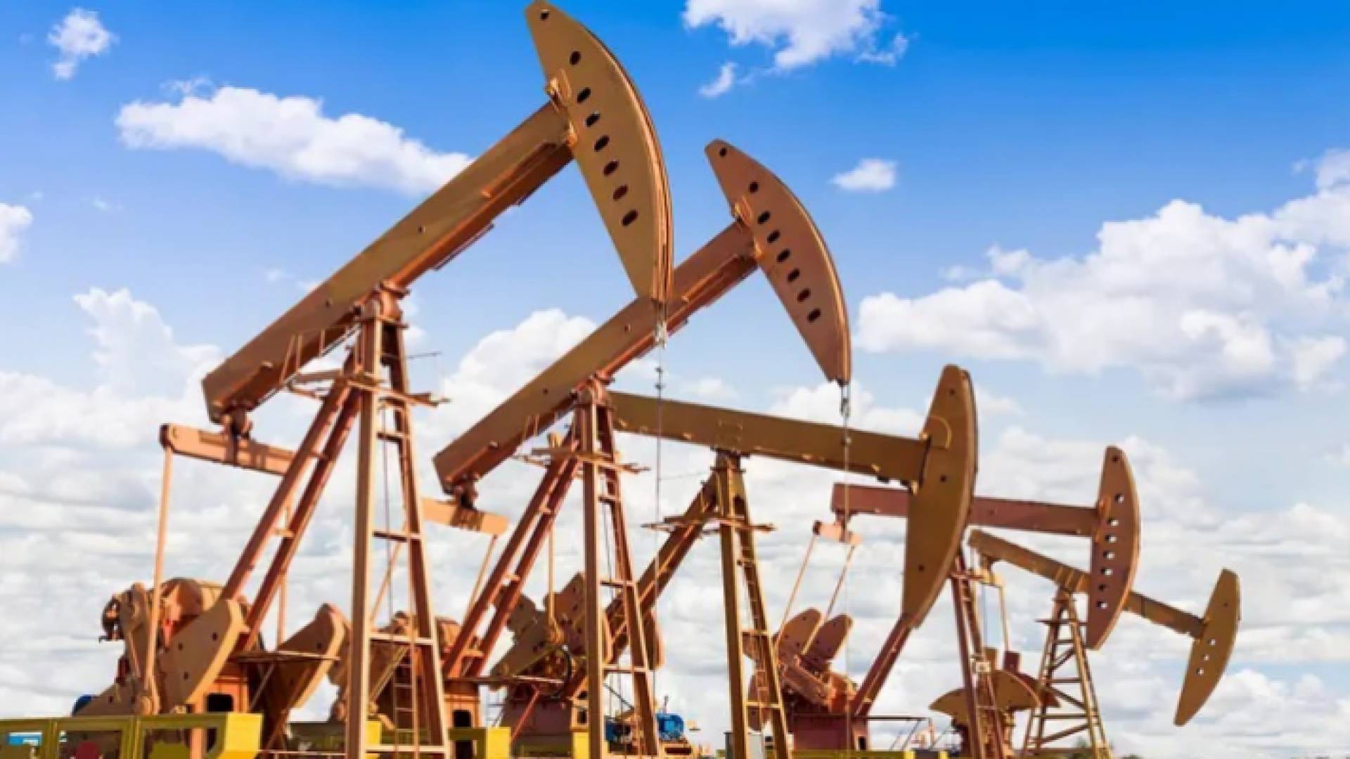 آلات لاستخراج النفط