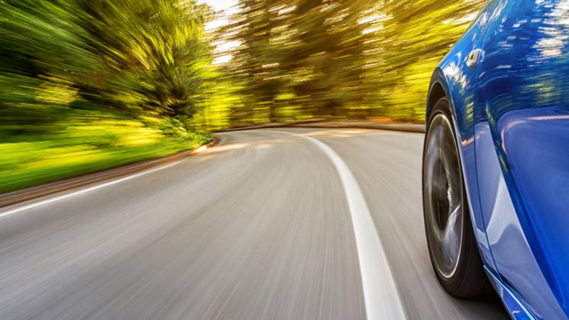 مركبة تسير بسرعة عالية