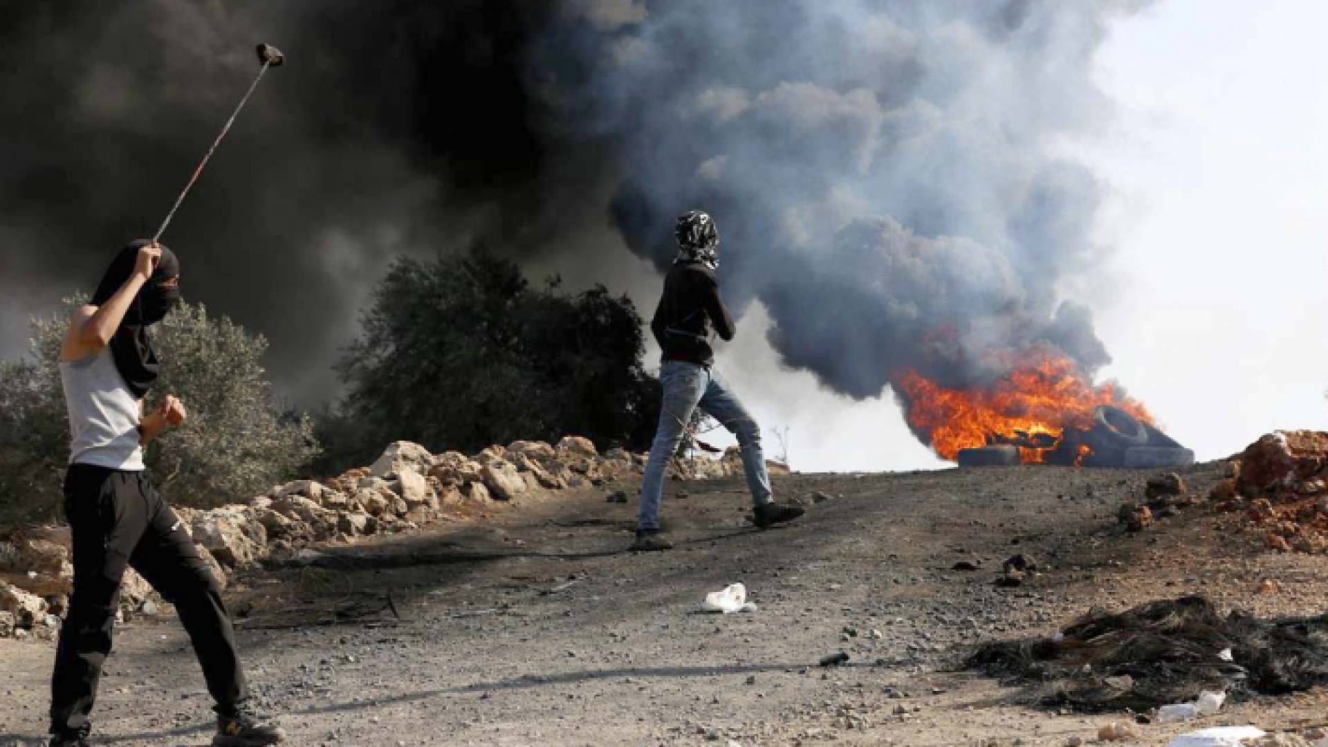 فلسطينيون في مواجهات مع الاحتلال الإسرائيلي