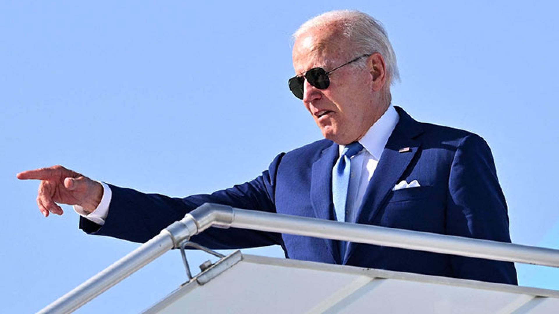 الرئيس الأمريكي جو بايدن مغادرا المملكة العربية السعودية